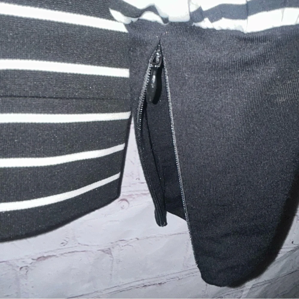 Karen Millen Black and White Top women’s size 6‎ - Picture 5 of 8